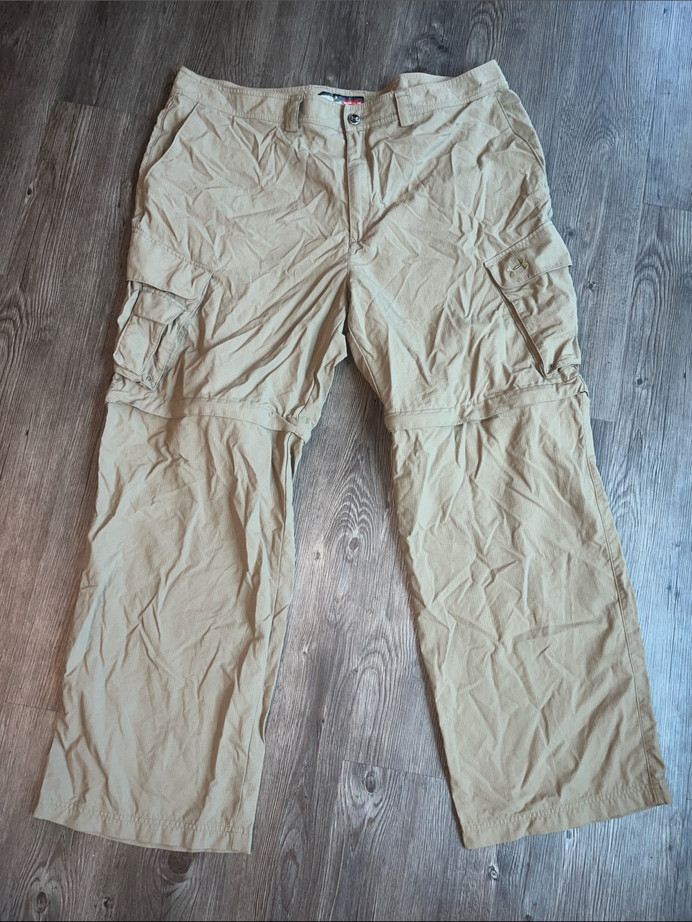 UNDER ARMOUR 42X32 Men's Convertible Cargo Hiking Pants